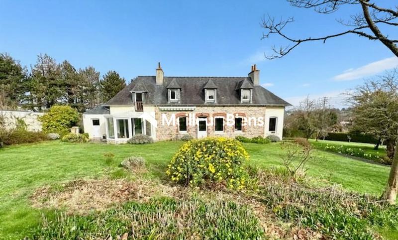 Maison - 131 m² - 8 pièces