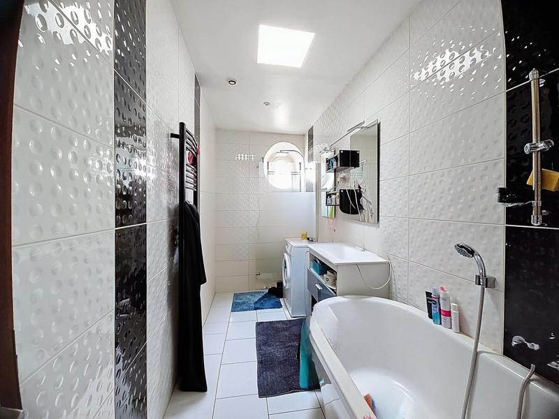 Maison - 97 m² - 4 pièces