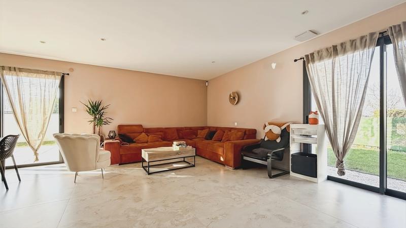 Maison - 137 m² - 5 pièces