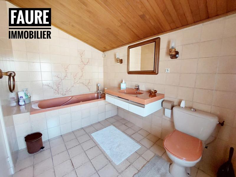 Villa - 270 m² - 10 pièces