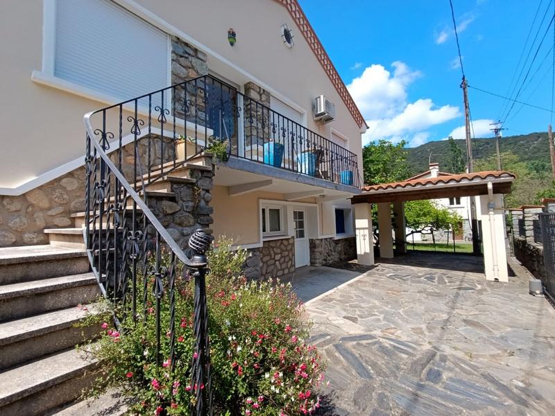 Maison - 170 m² - 7 pièces