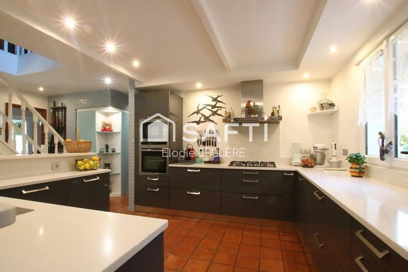 Maison - 176 m² - 6 pièces