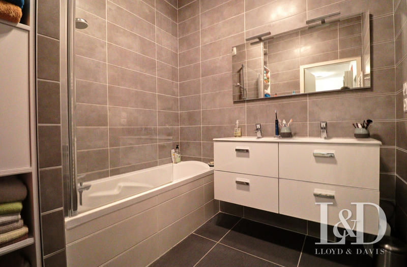 Appartement - 107 m² - 6 pièces