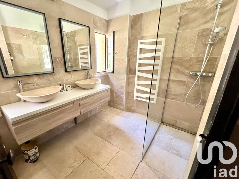 Maison - 246 m² - 7 pièces