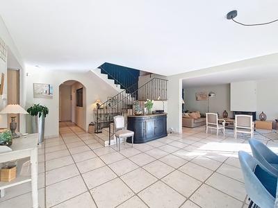 Maison - 310 m² - 8 pièces
