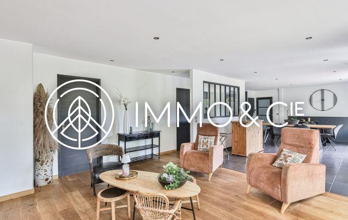 Maison - 215 m² - 5 pièces