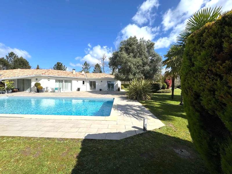 Propriété - 140 m² - 5 pièces