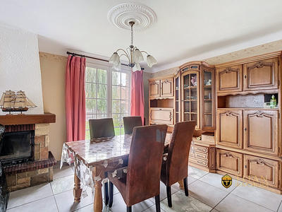 Maison - 90 m² - 5 pièces