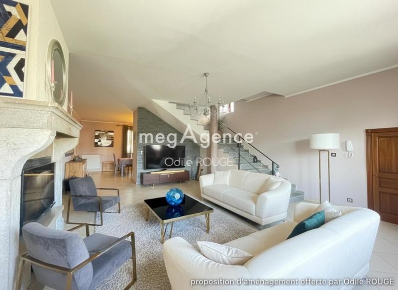 Maison - 213 m² - 6 pièces