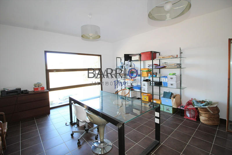 Bureau - 225 m² - 6 pièces