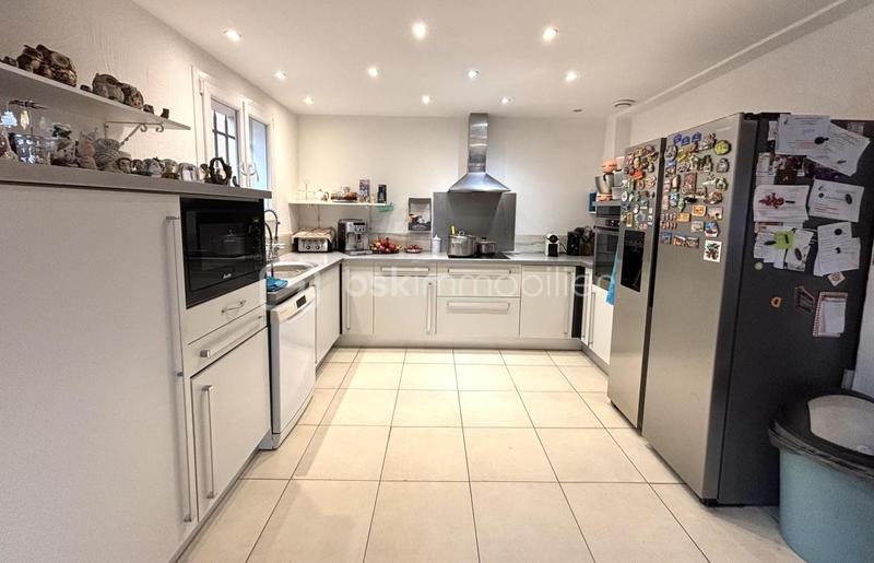 Maison - 200 m² - 6 pièces