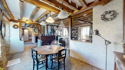 Maison - 180 m² - 6 pièces