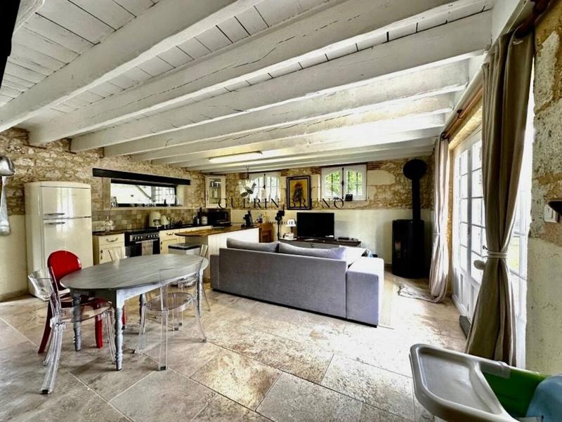 Propriété - 180 m² - 11 pièces