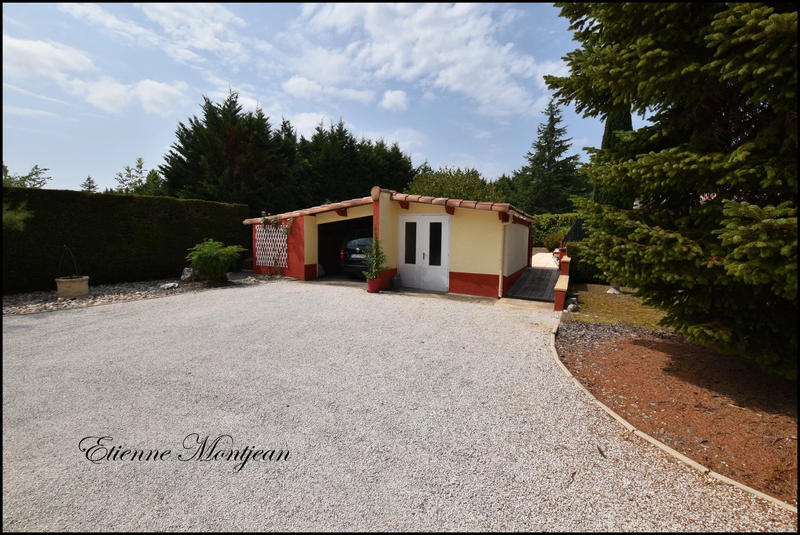 Maison - 257 m² - 13 pièces