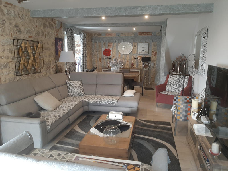 Maison - 210 m² - 6 pièces