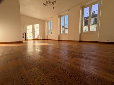 Appartement - 110 m² - 4 pièces