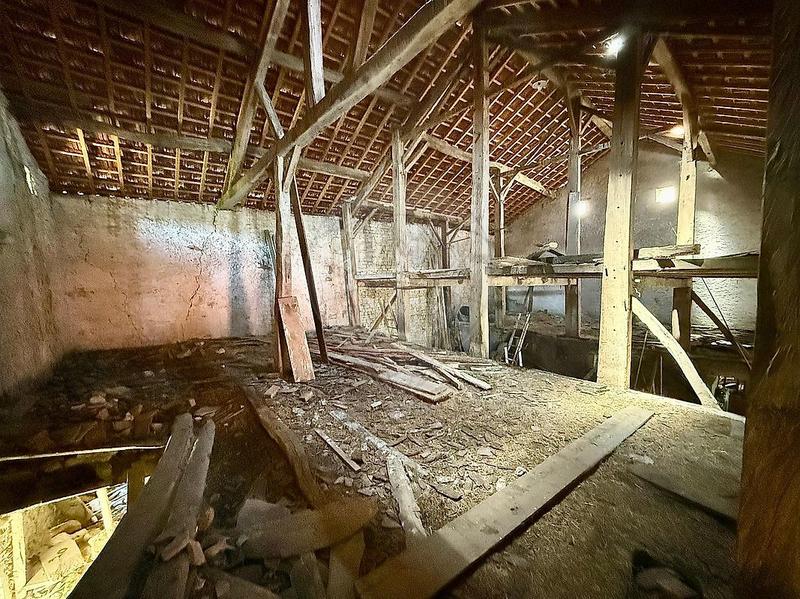 Maison - 300 m² - 6 pièces