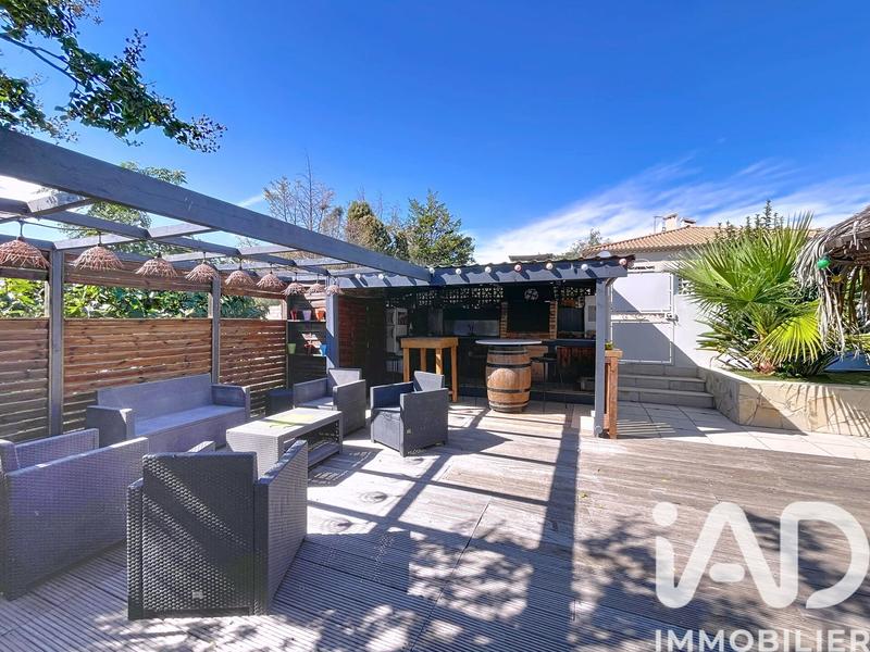 Maison - 240 m² - 5 pièces