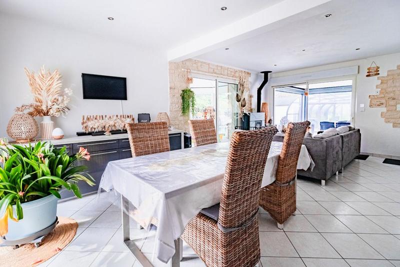 Maison - 123 m² - 8 pièces