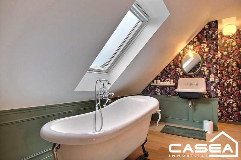 Maison ancienne - 326 m² - 14 pièces