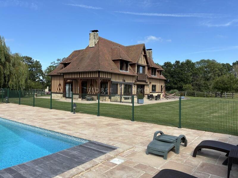Propriété - 213 m² - 6 pièces