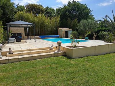 Villa - 207 m² - 8 pièces