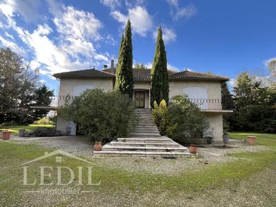 Maison - 224 m² - 6 pièces