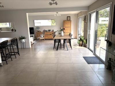 Maison - 152 m² - 6 pièces