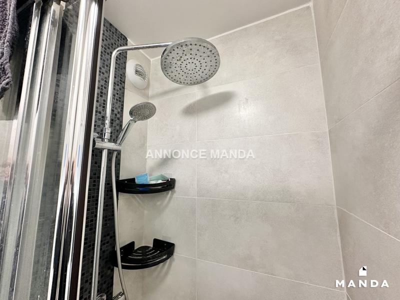 Chambre - 10 m² - 5 pièces