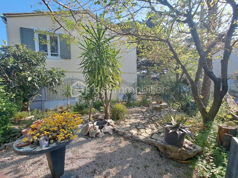 Maison - 99 m² - 5 pièces