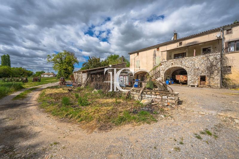 Maison - 180 m² - 7 pièces