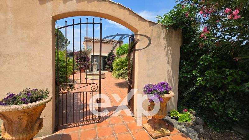 Maison - 230 m² - 7 pièces