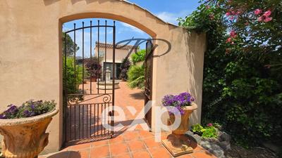 Maison - 230 m² - 7 pièces