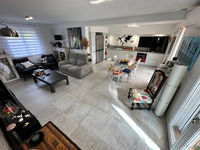 Villa - 95 m² - 4 pièces