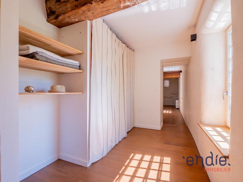 Maison - 450 m² - 16 pièces