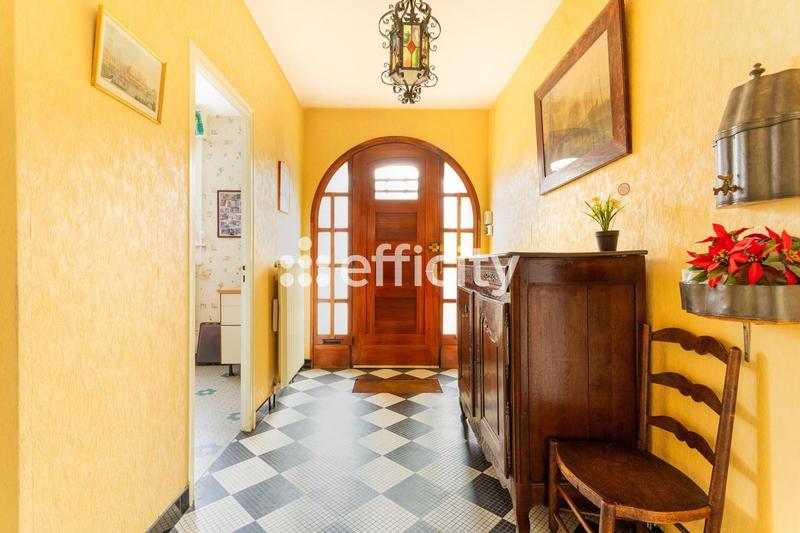 Maison - 240 m² - 12 pièces