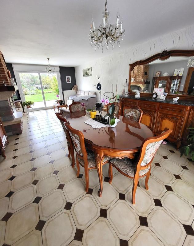 Maison - 124 m² - 8 pièces