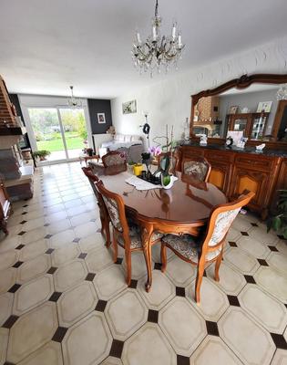 Maison - 124 m² - 8 pièces