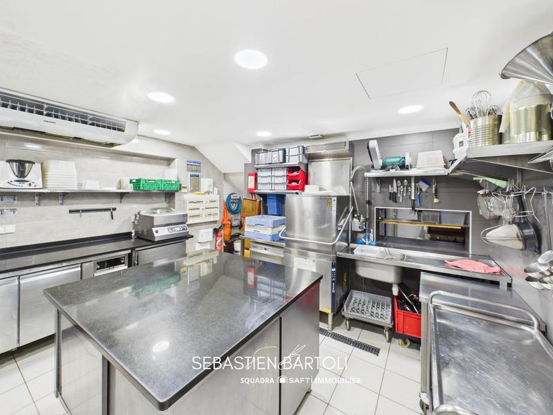 Local commercial - 219 m²