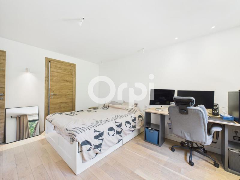 Maison - 204 m² - 6 pièces