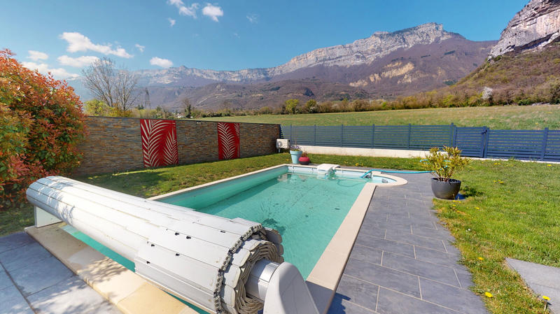 Maison - 140 m² - 5 pièces