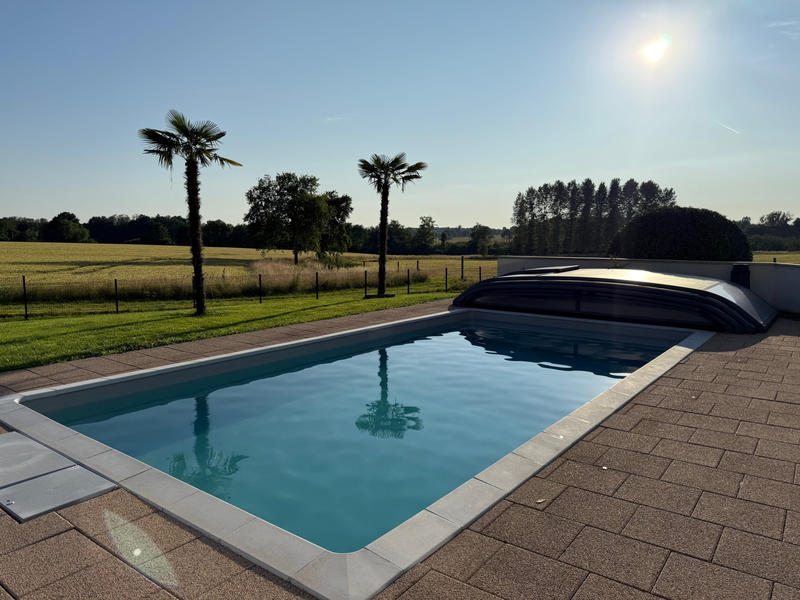 Maison - 220 m² - 6 pièces