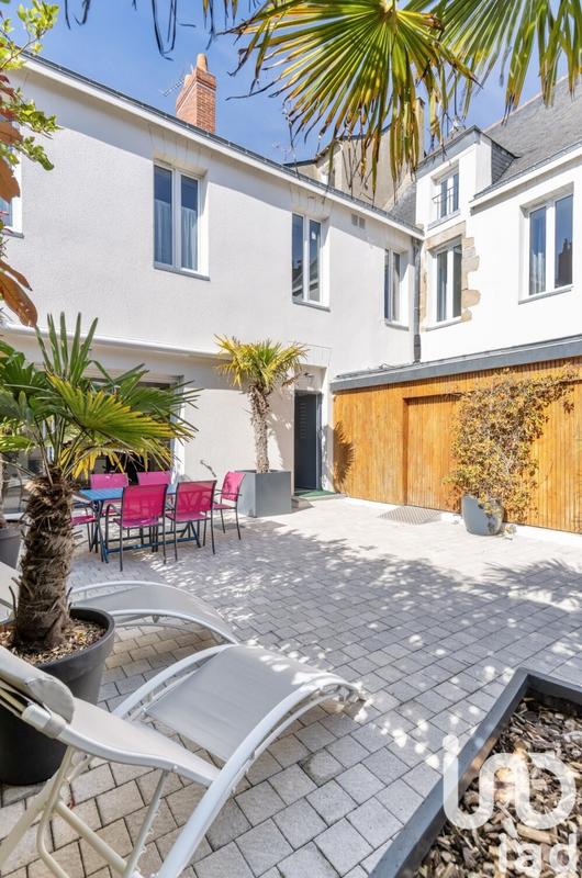 Maison de ville - 197 m² - 8 pièces