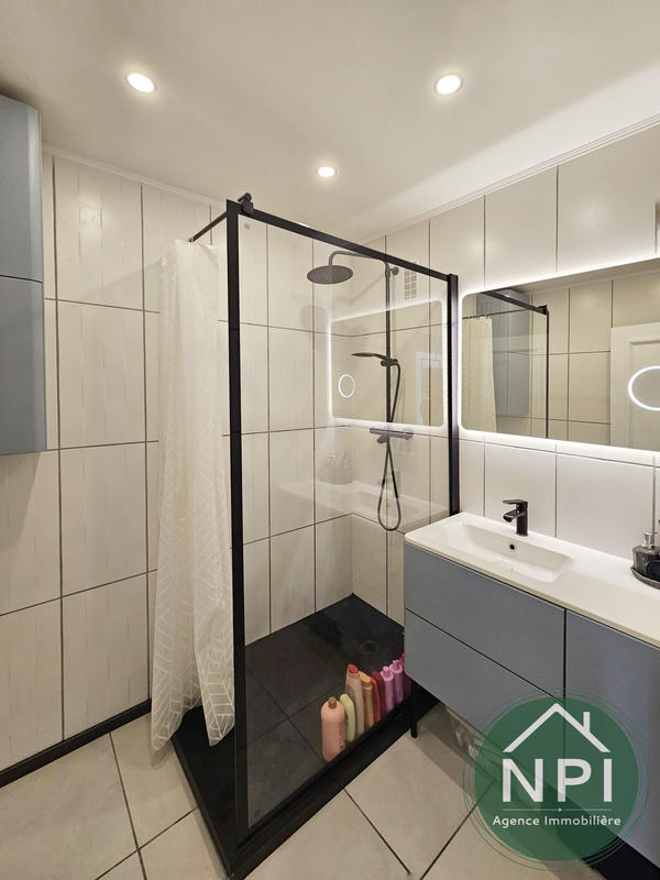 Appartement - 120 m² - 6 pièces