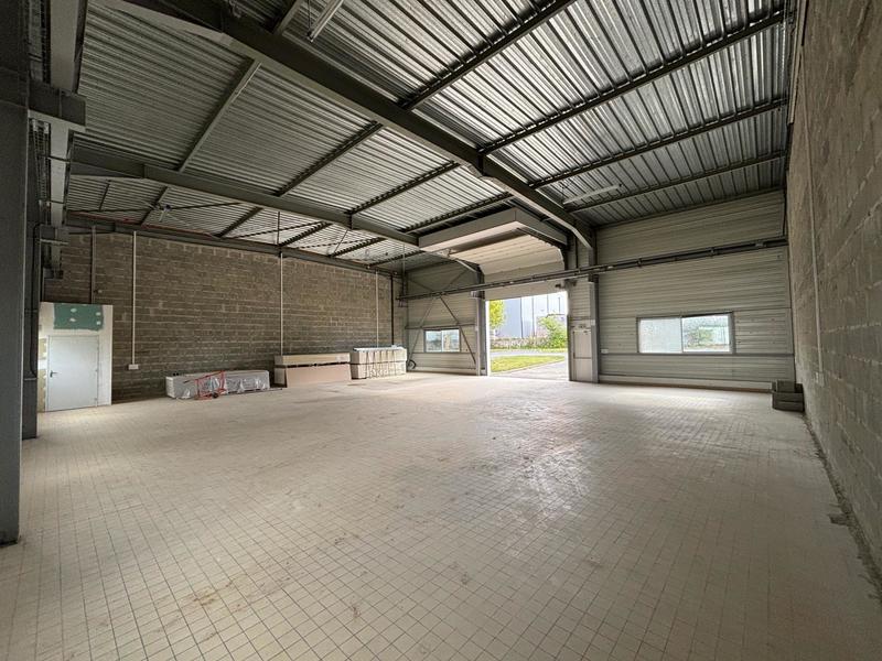 Local commercial - 239 m² - 1 pièce
