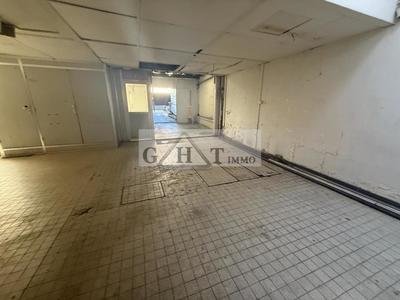 Entrepôt - 840 m²