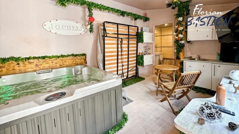 Maison - 327 m² - 15 pièces