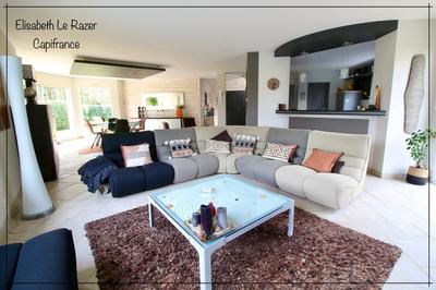 Maison - 180 m² - 7 pièces