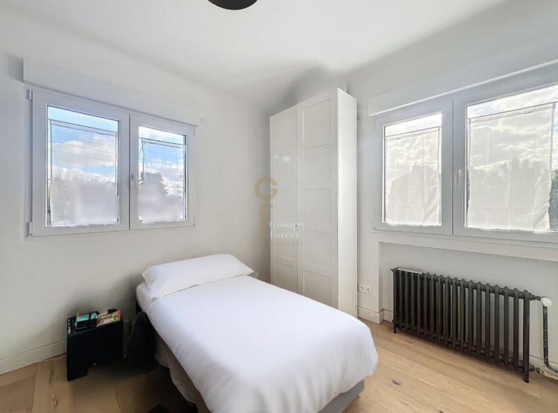 Maison - 208 m² - 8 pièces