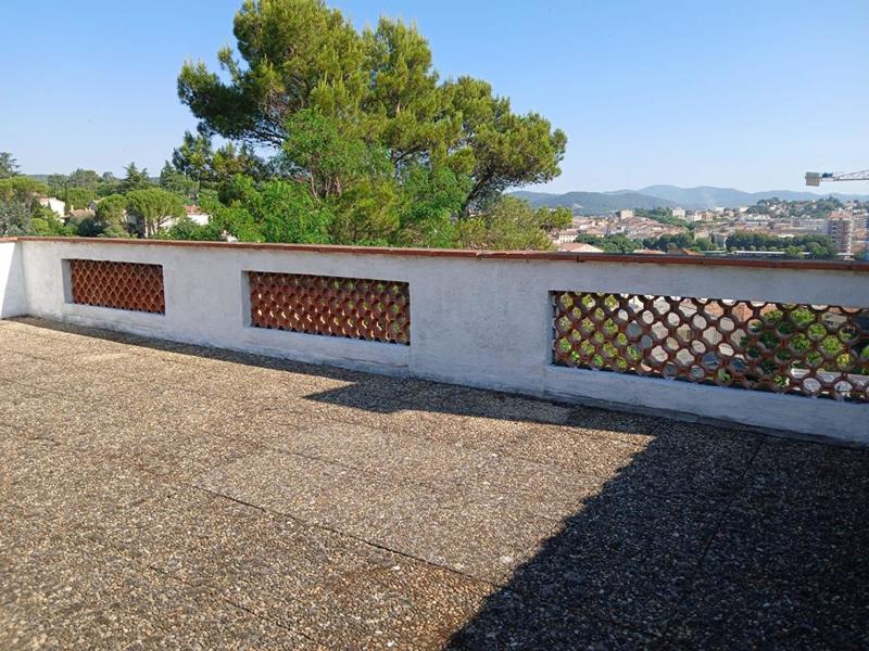 Maison - 221 m² - 8 pièces